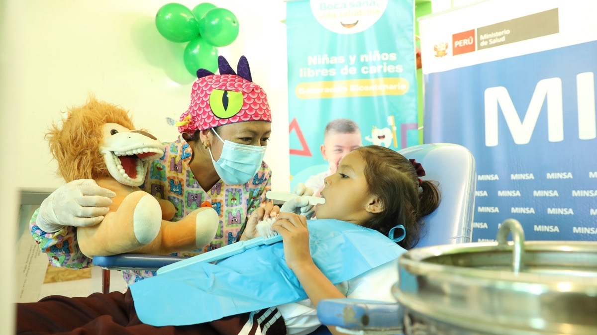 Minsa aplicará 10 000 sellantes en piezas dentales en niños y niñas durante campaña “Protege el primer molar de tu hija o hijo”
