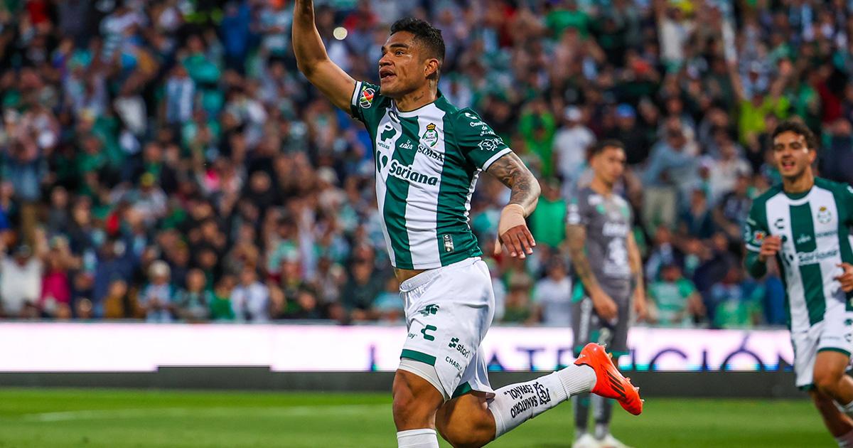 ¿Regresa a Perú? Santos Laguna anunció la salida de Anderson Santamaría