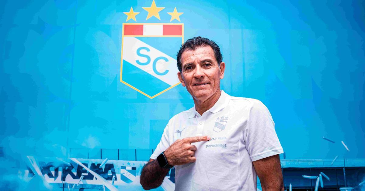 Zevallos: «Buscamos un técnico que conozca la idiosincracia del futbolista peruano y la historia de Cristal»