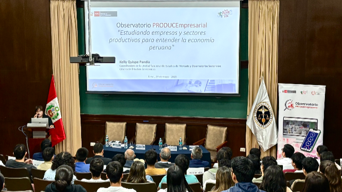 Presentan observatorio económico y empresarial a jóvenes universitarios de Piura