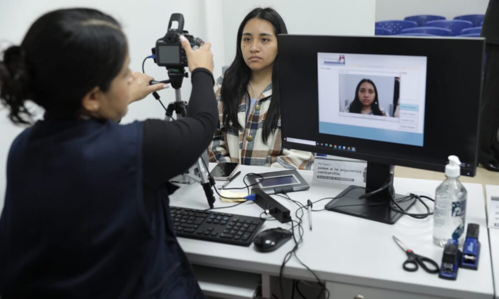Facilitan DNI para peruanos en el extranjero y alientan participación en elecciones 2026