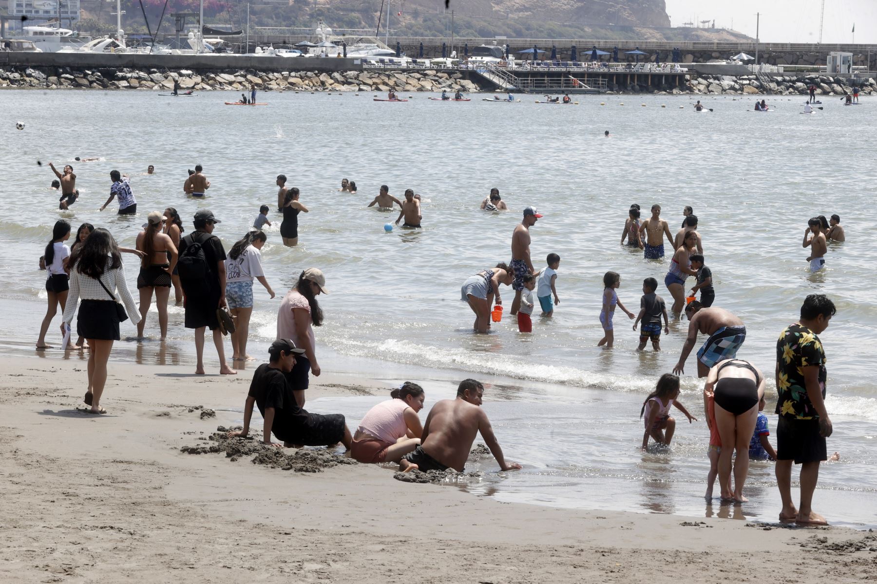Más de 50 playas de Lima no cumplen con los estándares de salubridad –