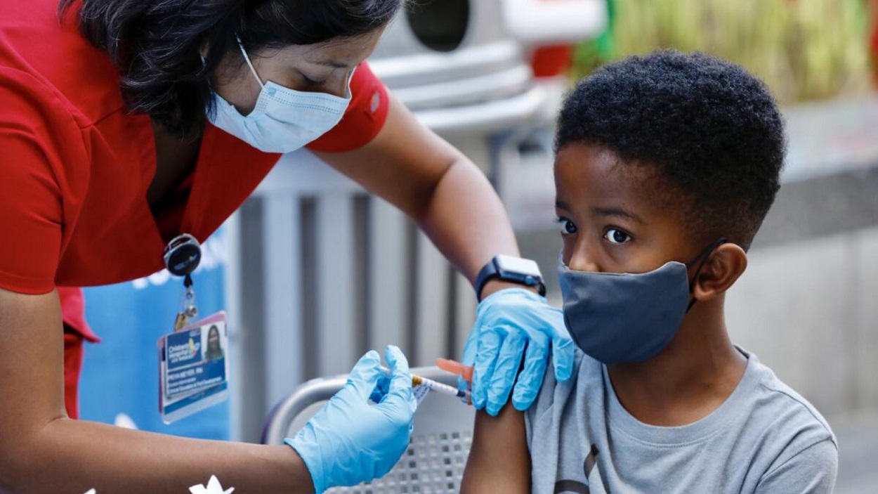 La mayoría de niños estadounidenses obtendrá menos vacunas por recomendación del gobierno, informó el Departamento de Salud –