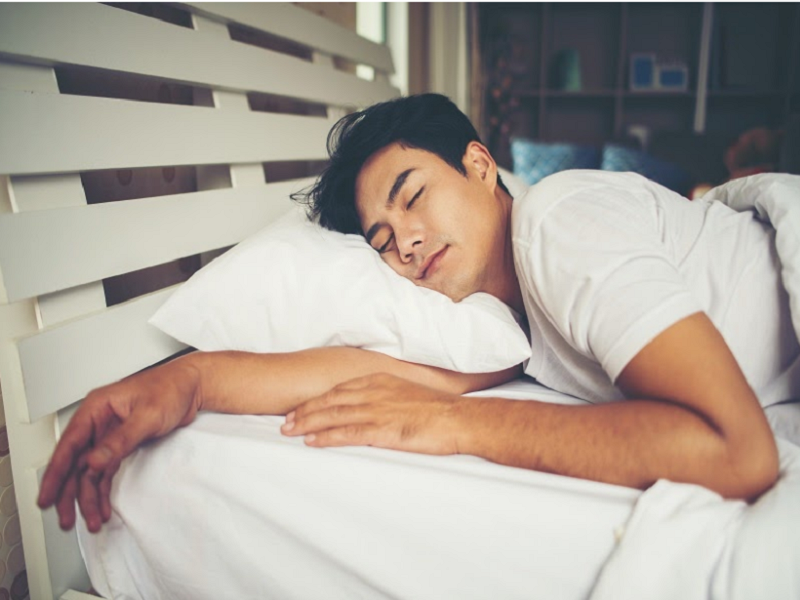 Dormir temprano mejora el rendimiento escolar, afirman especialistas del INSN –